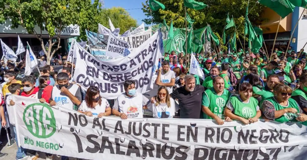 Photo of Estatales rechazaron la oferta del gobierno y habrá medidas en Río Negro