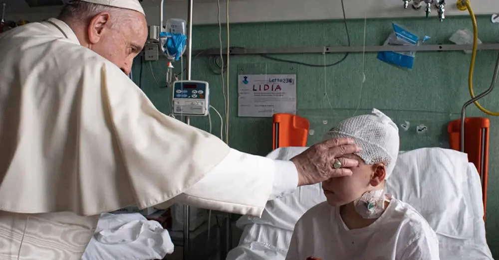 Photo of El Papa Francisco visitó a 19 niños ucranianos internados en Roma
