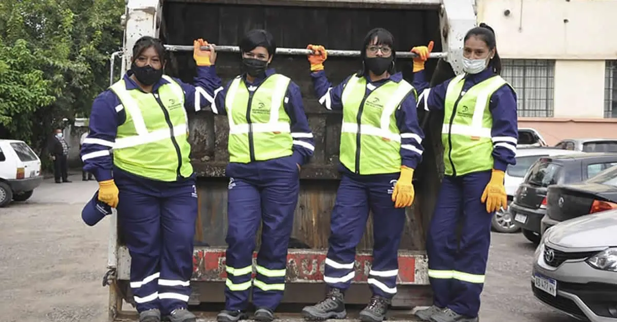 Photo of Cuatro mujeres conforman el primer equipo de recolectoras de residuos en Jujuy