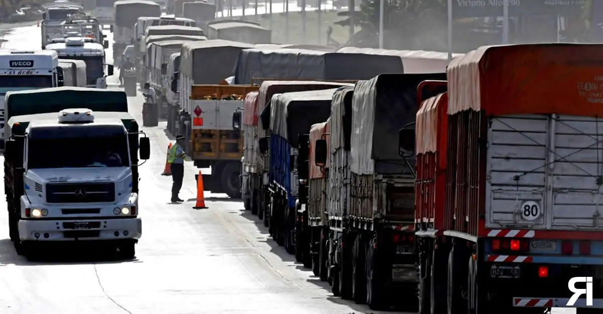 Photo of Transportistas de granos inician la semana con un paro nacional