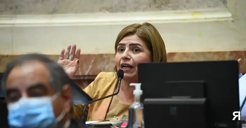Photo of Una Senadora denunció que le ocuparon su banca cuando se levantó a izar la bandera