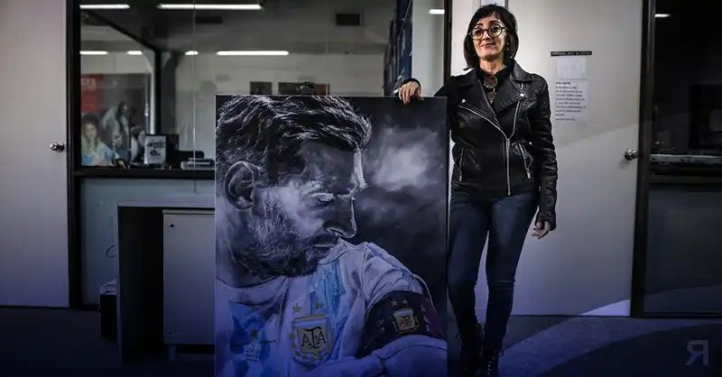 Photo of Pintó un cuadro de Messi que se hizo viral y ahora irá a Qatar