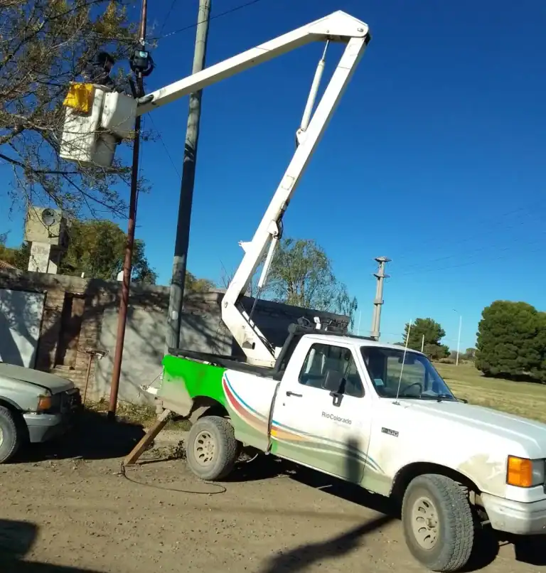 Río Colorado avanza con el recambio LED en calle Expedicionarios al Desierto y suma nuevas luminarias