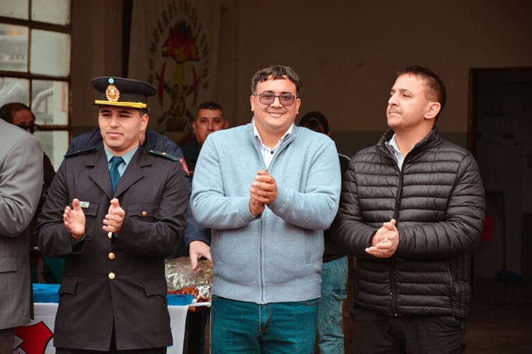 Bomberos Voluntarios de Río Colorado celebraron su día y homenajearon los 40 años del cuartel de Colonia Julia y Echarren