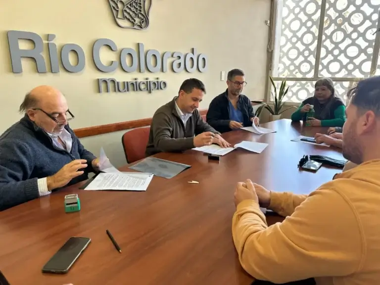 La plaza de barrio Burnichón suma obras gracias al trabajo conjunto entre Municipio, Junta Vecinal y CEARC