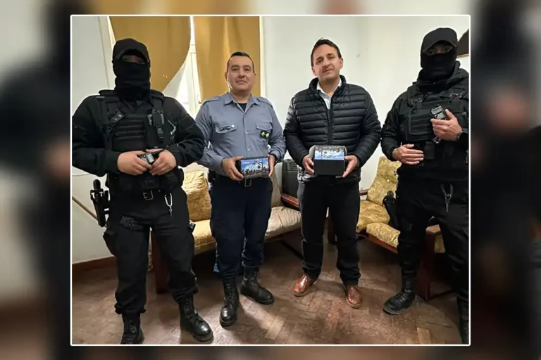 Río Colorado fortalece la seguridad: entregaron nuevos equipos de comunicación a la Policía Motorizada
