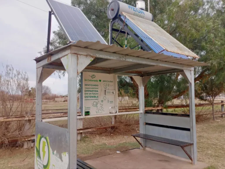 Vandalizaron el termo solar comunitario en Río Colorado y el Municipio analiza instalar cámaras de seguridad