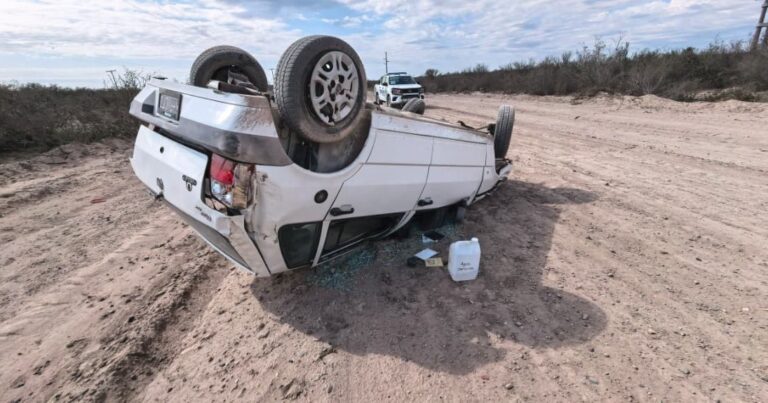 Volcó un auto en la Ruta Provincial 57: el conductor salió ileso y caminó hasta encontrarse con la Policía