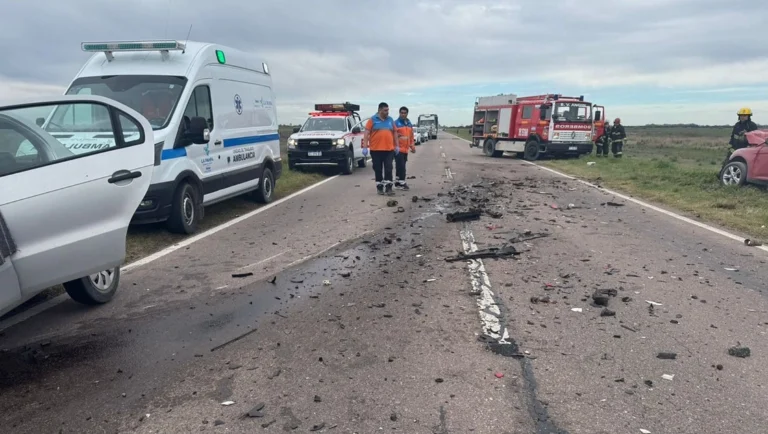 Murió una mujer tras un choque frontal en la Ruta Nacional 5, cerca de Uriburu