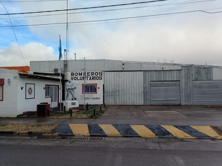 El gobierno nacional recorta subsidios a bomberos.