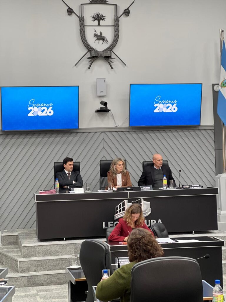 La Pampa: El Ejecutivo envía proyecto de ley para garantizar servicios de Salud, Educación y el aguinaldo a jubilados y empleados