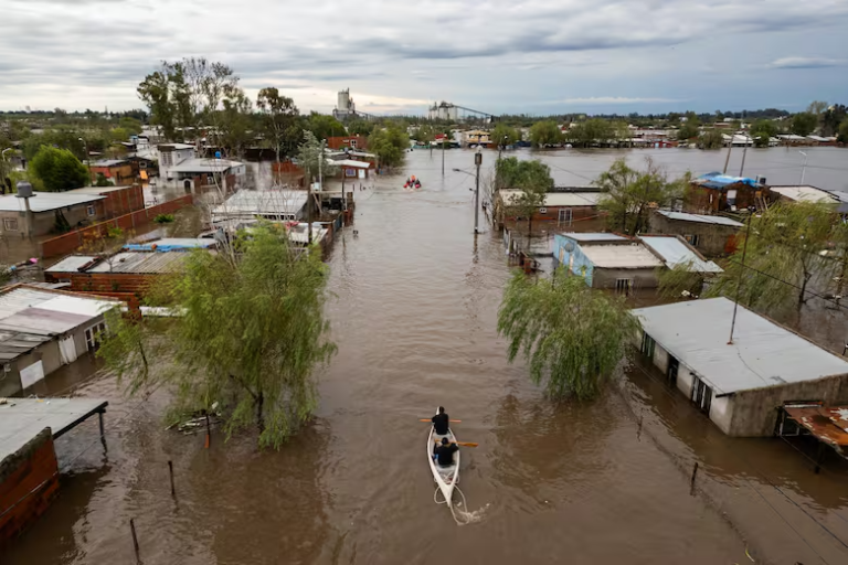 Mochila de emergencia: qué elementos recomienda tener preparados ante inundaciones por El Niño